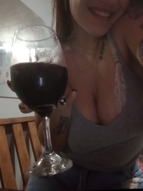 Alaston vuotanut OnlyFans-kuva Bell