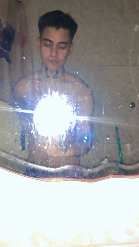 Naakte gelekte OnlyFans-foto van Perreo Pa Las Nenas