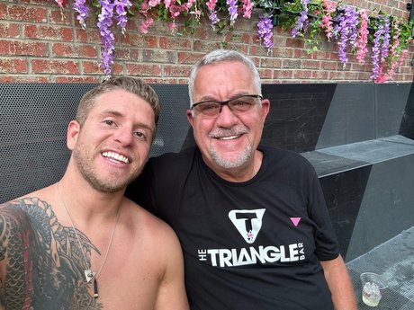 Naken läckt OnlyFans-bild av Daddy Ampamp Younger Husband
