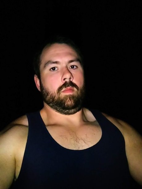 Naken läckt OnlyFans-bild av Muscle Cub