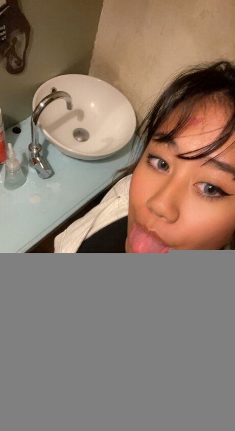 Naken läckt OnlyFans-bild av Nikaaaa