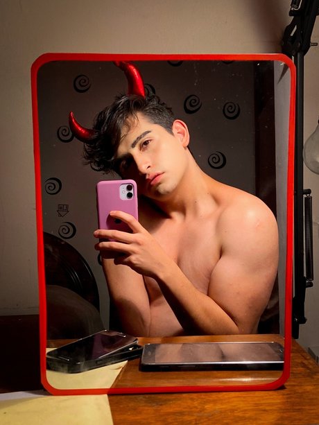Nøgent lækket OnlyFans-billede af Nico