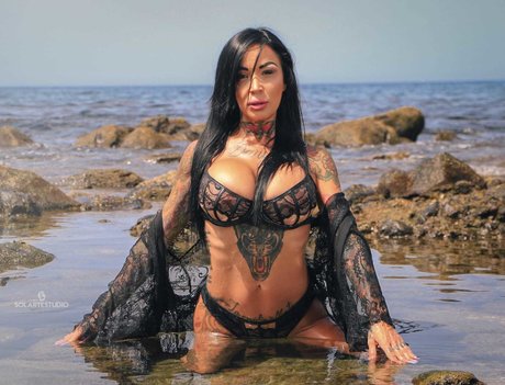 Alaston vuotanut OnlyFans-kuva Nereida Medina
