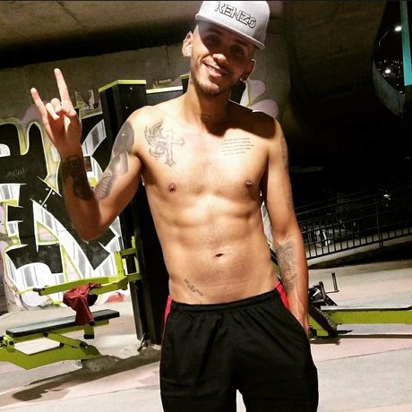 Naken läckt OnlyFans-bild av Neo
