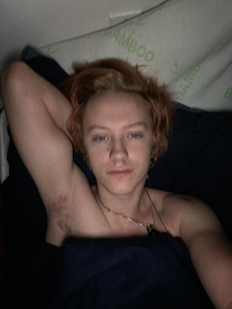 Naken läckt OnlyFans-bild av No Name