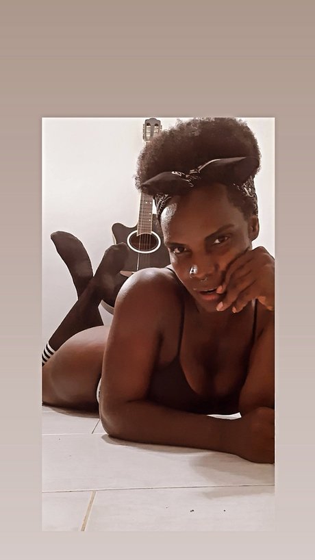 Naken läckt OnlyFans-bild av Negrazordoficial