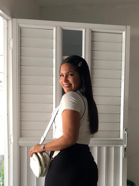 Foto nua vazada do OnlyFans de Nazeris Karime