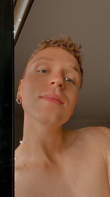 Naken läckt OnlyFans-bild av Nazareth