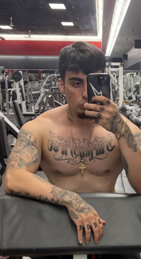 Naakte gelekte OnlyFans-foto van Nayper