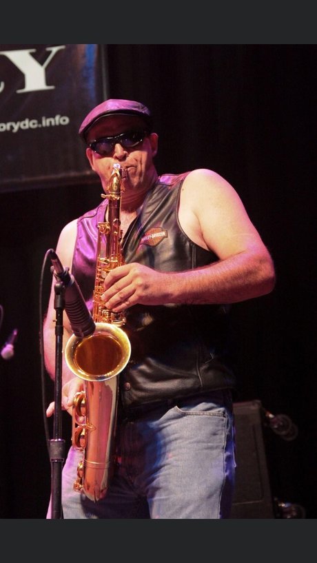 Naken läckt OnlyFans-bild av Naughty Saxman