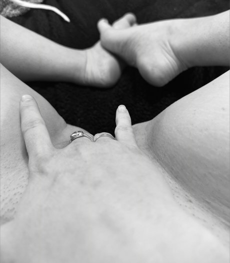 Naken läckt OnlyFans-bild av Naughty Nanny Juanita