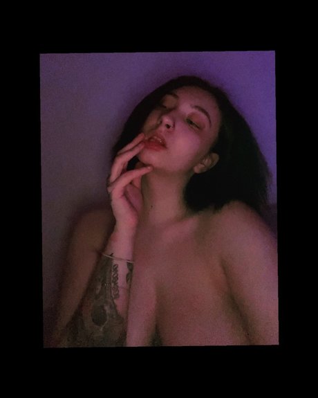 Naken läckt OnlyFans-bild av Daddys Lil Monster