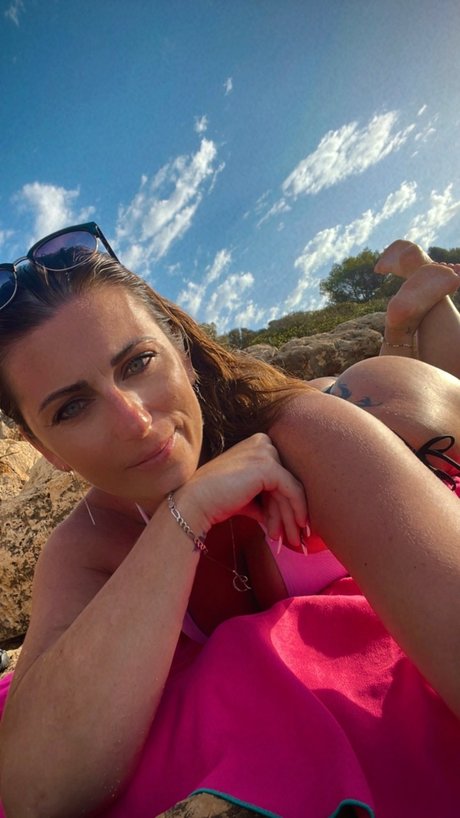 Naken läckt OnlyFans-bild av Natia Irena