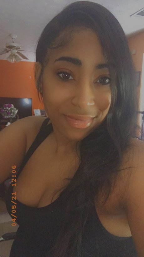 Nahá fotka uniklých OnlyFans od Egyptian Prater
