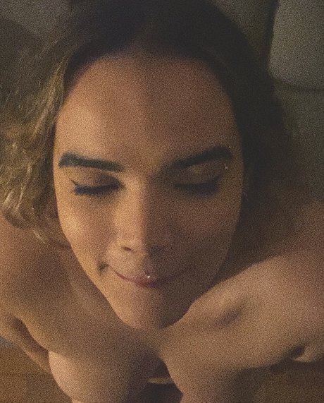 Alaston vuotanut OnlyFans-kuva Narinha Flauers