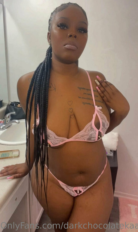 Nahá fotka uniklých OnlyFans od Darkchocolatekaay