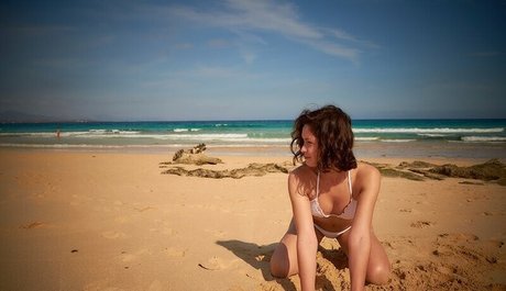 Foto di nudo di fuga di OnlyFans di Joliettes Island Adventures