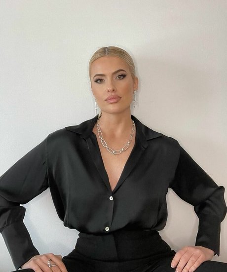Nahá fotka uniklých OnlyFans od Adriana Abenia