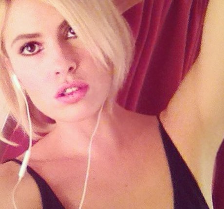 Adriana Abenia