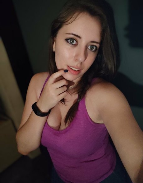 Nahá fotka uniklých OnlyFans od Forbiddenamara