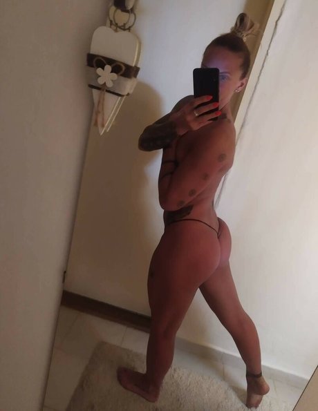 Nahá fotka uniklých OnlyFans od Somogyi Lanyok