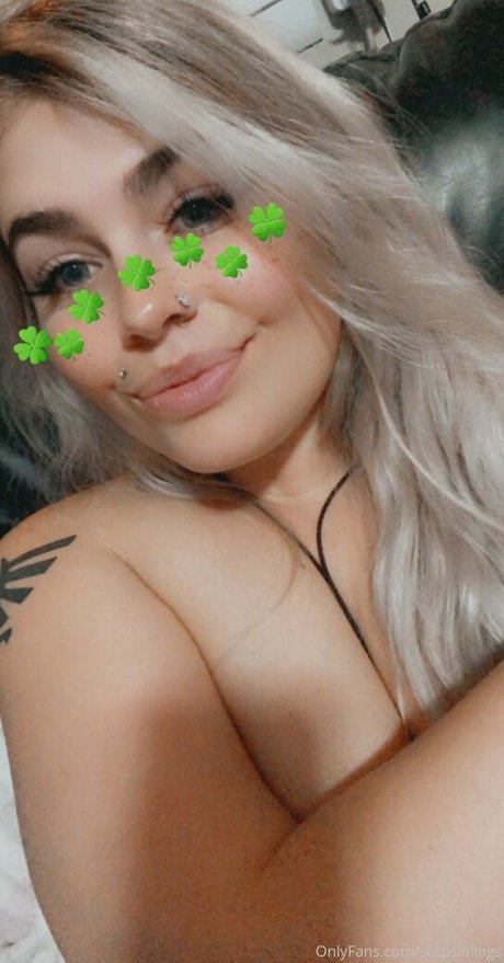 Nacktes geleaktes OnlyFans-Foto von Stepsiblings