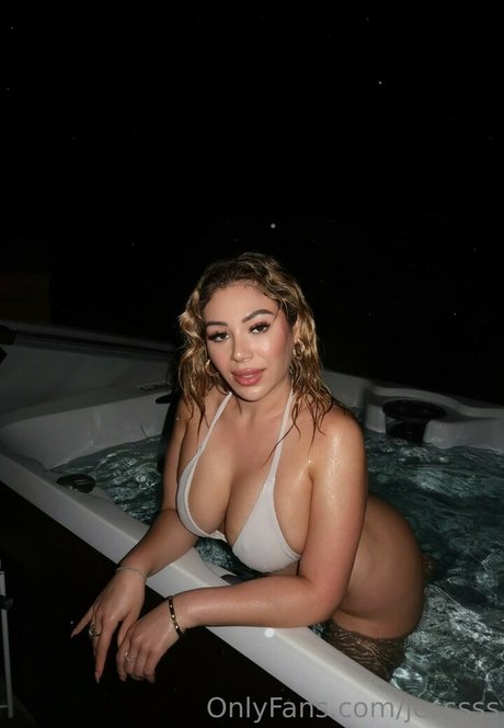 Alasti lekkinud OnlyFans-i pilt Jesspduque