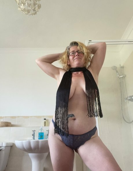 Khariscurves  nude leaked OnlyFans photo