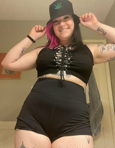 Foto desnuda filtrada de OnlyFans de Quinnightafterdark