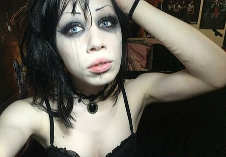 Nøgent lækket OnlyFans-billede af Morbidlysweet