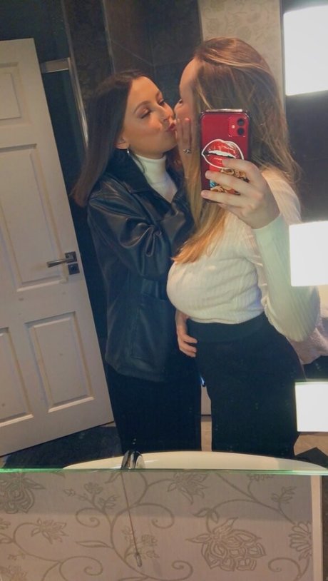 Naken lekkede OnlyFans-bilde av Katie O