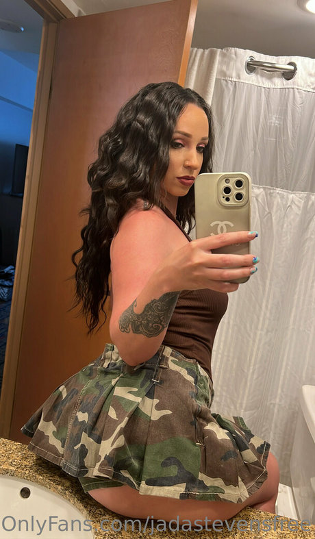 Naakte gelekte OnlyFans-foto van Jadastevensfree