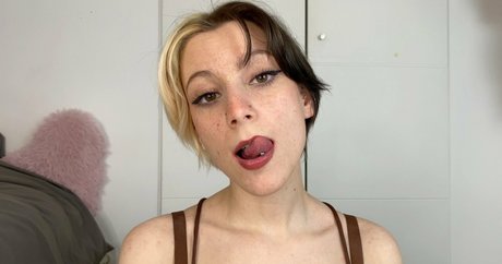 Nahá fotka uniklých OnlyFans od Lottiesfree