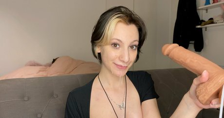 Naakte gelekte OnlyFans-foto van Lottiesfree