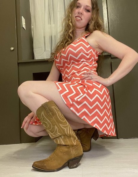 Allimoona04  nude leaked OnlyFans photo
