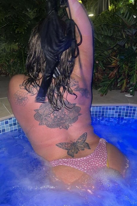 Nahá fotka uniklých OnlyFans od Alexisejames