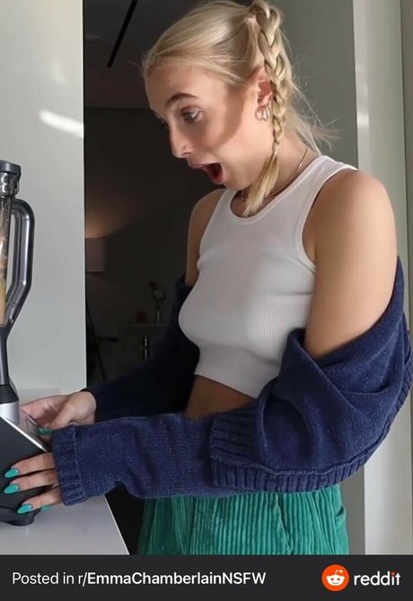 Naken lekkede OnlyFans-bilde av Emma Chamberlain