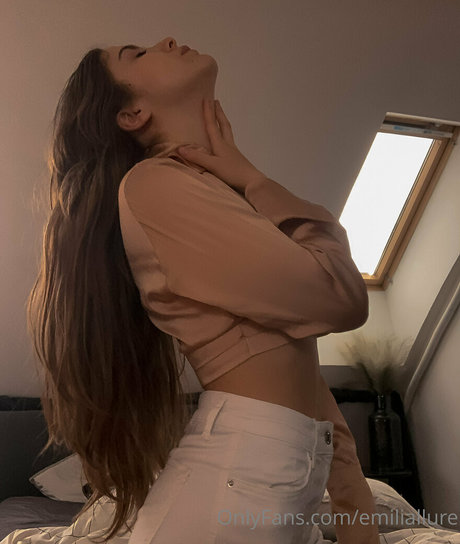 Nacktes geleaktes OnlyFans-Foto von Emiliallure
