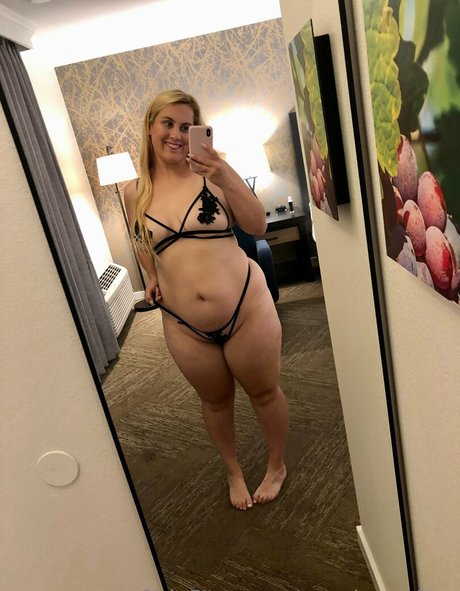 Nahá fotka uniklých OnlyFans od Peachycatfree
