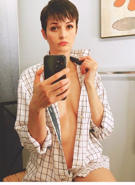 Alasti lekkinud OnlyFans-i pilt Mashanova