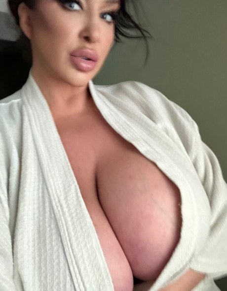 Naken lekkede OnlyFans-bilde av Kristine 38nn
