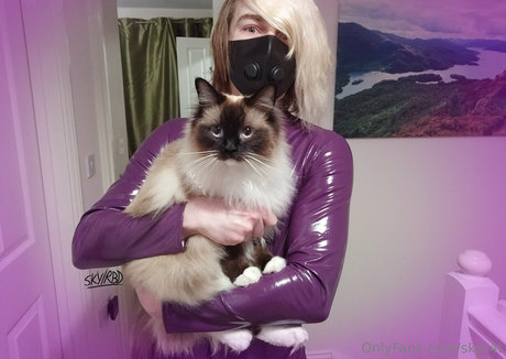 Nahá fotka uniklých OnlyFans od Skyr4t