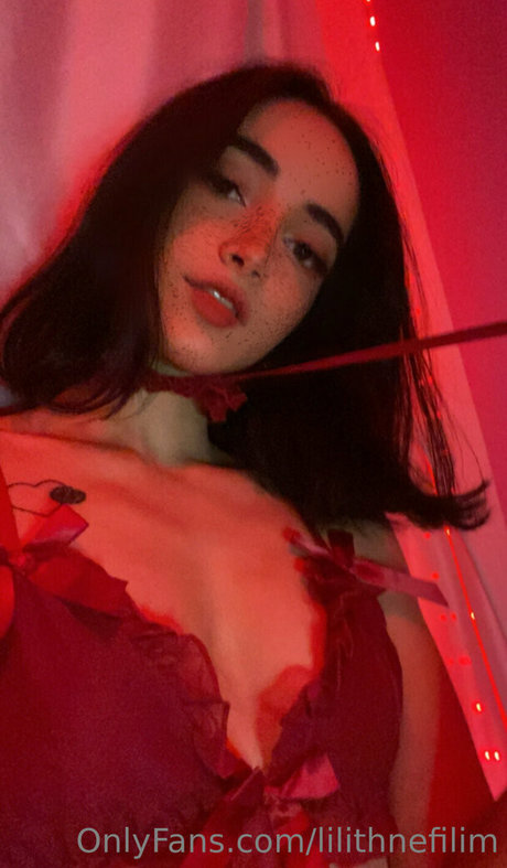 Foto di nudo di fuga di OnlyFans di Lilithnefilim