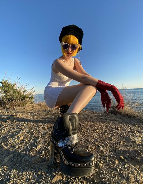 Nahá fotka uniklých OnlyFans od Tessa Violet