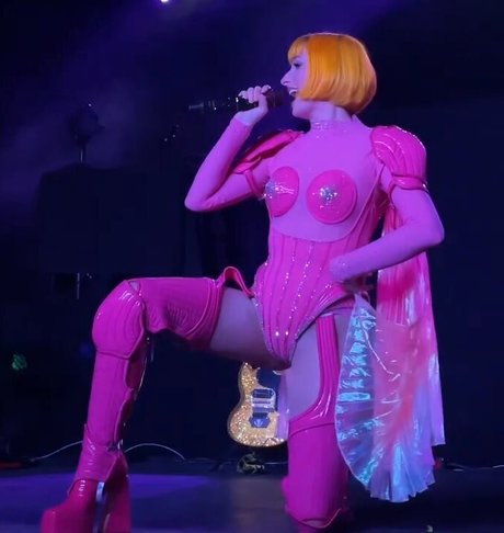 Tessa Violet