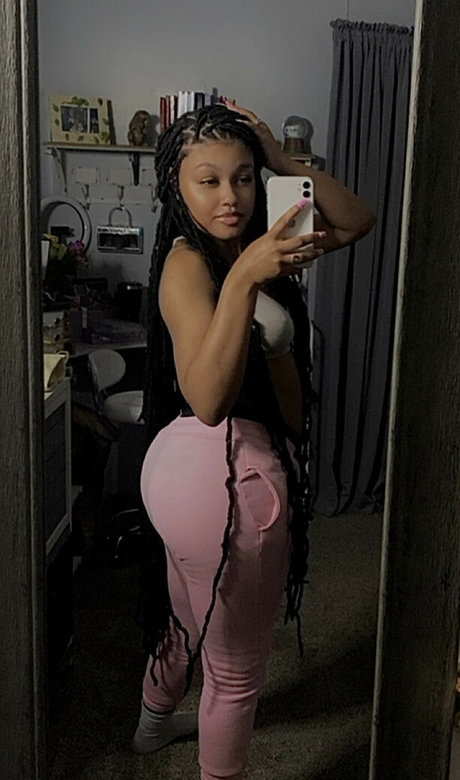 Nahá fotka uniklých OnlyFans od Caamrann