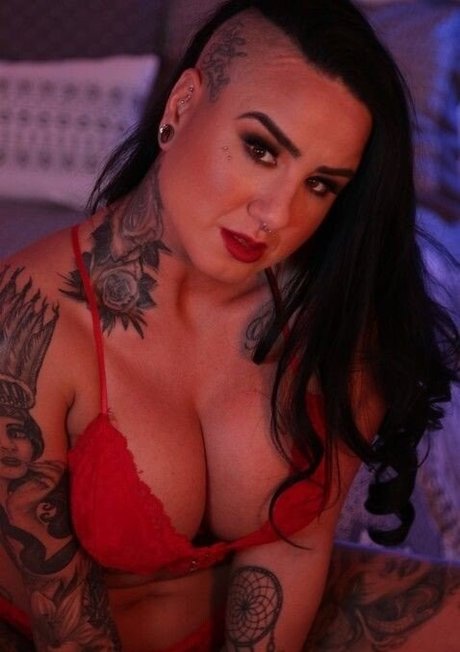 Naken lekkede OnlyFans-bilde av Ashlee Evanssmith