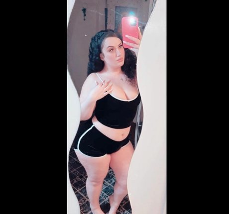 Whitegirlroseee