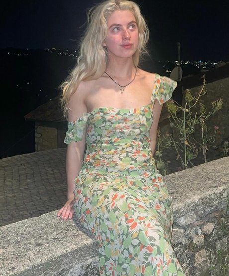 Anais Gallagher OnlyFansリークヌード写真