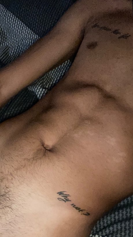 Naken lekkede OnlyFans-bilde av Dotado Goinia